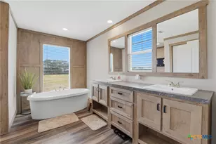 400 Lyon Rd, Seguin, TX 78155 - Photo 8