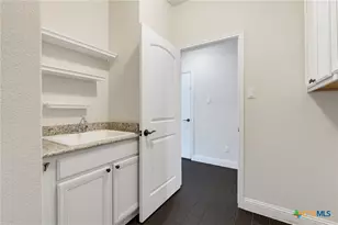 827 Old World Dr, Harker Heights, TX 76548 - Photo 30
