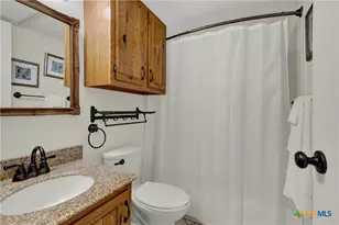 500 N Market Ave, New Braunfels, TX 78130 - Photo 12