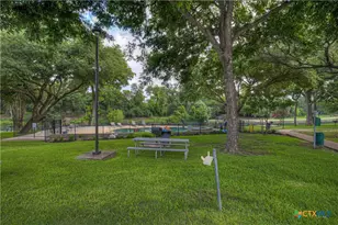 500 N Market Ave, New Braunfels, TX 78130 - Photo 18