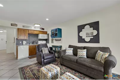 500 N Market Avenue #105, New Braunfels, TX 78130 - Photo 6