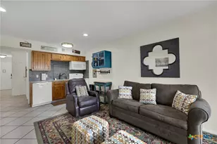 500 N Market Ave, New Braunfels, TX 78130 - Photo 6