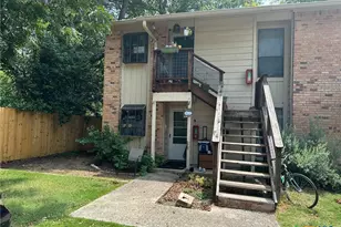 421 W San Antonio St, San Marcos, TX 78666 - Photo 2