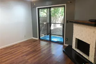 421 W San Antonio St, San Marcos, TX 78666 - Photo 4