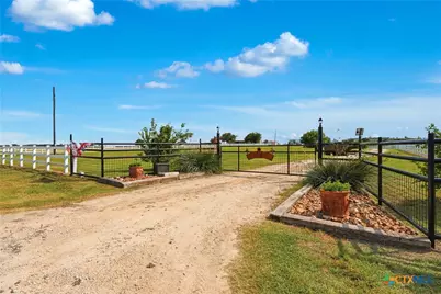 4874 Old Lehmann Road, Kingsbury, TX 78638 - Photo 2