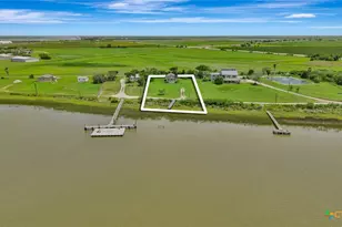 195 Wall Ln, Port Lavaca, TX 77979 - Photo 1