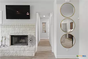 212 High Point Cir, Spring Branch, TX 78070 - Photo 6