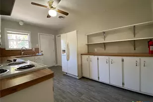 1818 S 39th St, Temple, TX 76504 - Photo 6
