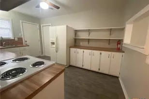1818 S 39th St, Temple, TX 76504 - Photo 8