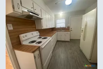 1818 S 39th Street, Temple, TX 76504 - Photo 4
