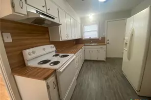 1818 S 39th St, Temple, TX 76504 - Photo 4