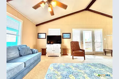 106 W Olive Avenue, Port O'Connor, TX 77982 - Photo 4