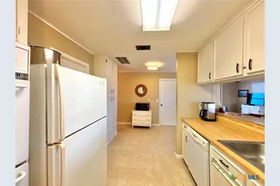 106 W Olive Avenue, Port O'Connor, TX 77982 - Photo 18