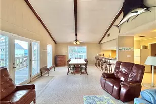 106 W Olive Ave, Port O'Connor, TX 77982 - Photo 2
