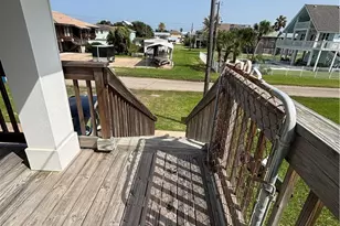 106 W Olive Ave, Port O'Connor, TX 77982 - Photo 34