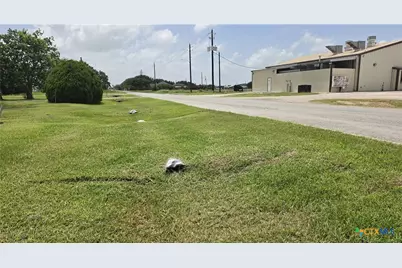 711-717 W Broadway Avenue, Seadrift, TX 77983 - Photo 12