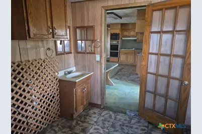 404 Svoboda Street, Yoakum, TX 77995 - Photo 10