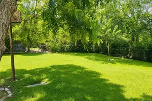 109 S Colorado St, Edna, TX 77957 - Photo 10
