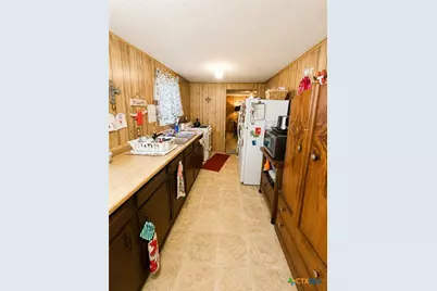 109 S Colorado Street, Edna, TX 77957 - Photo 2