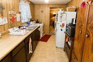 109 S Colorado St, Edna, TX 77957 - Photo 2