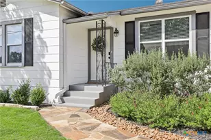 1187 Madeline St, New Braunfels, TX 78132 - Photo 2