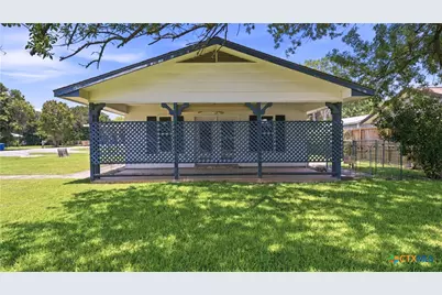 415 Pecan Row, New Braunfels, TX 78132 - Photo 4
