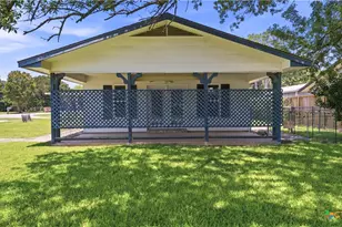 415 Pecan Row, New Braunfels, TX 78132 - Photo 4