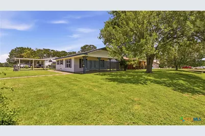 415 Pecan Row, New Braunfels, TX 78132 - Photo 2