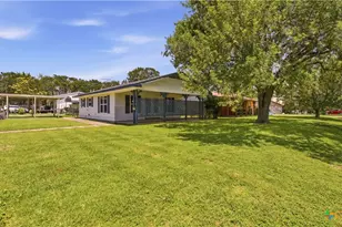 415 Pecan Row, New Braunfels, TX 78132 - Photo 2