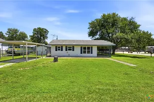 415 Pecan Row, New Braunfels, TX 78132 - Photo 20