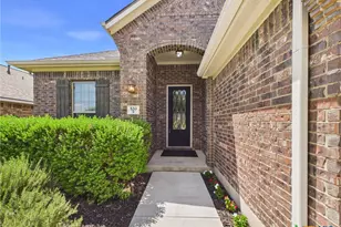 520 Academy Oaks Dr, San Marcos, TX 78666 - Photo 4