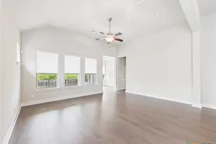 520 Academy Oaks Dr, San Marcos, TX 78666 - Photo 16