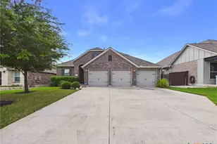 520 Academy Oaks Dr, San Marcos, TX 78666 - Photo 1