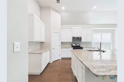 520 Academy Oaks Drive, San Marcos, TX 78666 - Photo 8