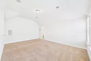 520 Academy Oaks Dr, San Marcos, TX 78666 - Photo 34