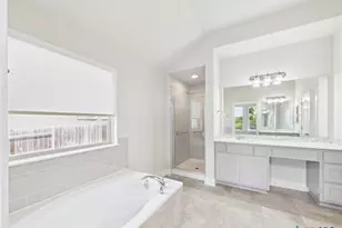 520 Academy Oaks Dr, San Marcos, TX 78666 - Photo 24