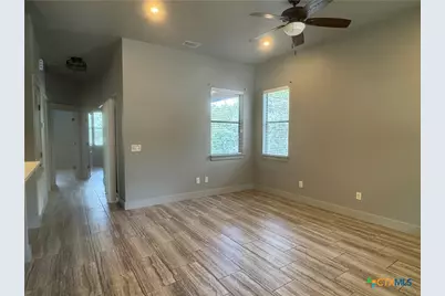 290 Hugo Road, San Marcos, TX 78666 - Photo 8