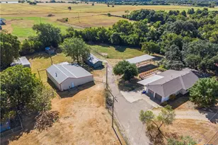 1305 S Old Temple Rd, Lorena, TX 76655 - Photo 4
