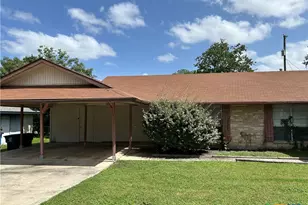 317 Briarwood Dr, New Braunfels, TX 78130 - Photo 2