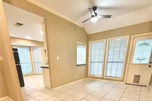 324 Spur Dr, Victoria, TX 77904 - Photo 4
