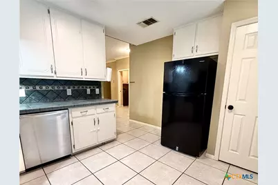 324 Spur Drive, Victoria, TX 77904 - Photo 8