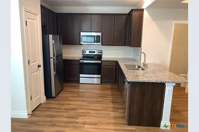 319 Untermaier Street, New Braunfels, TX 78130 - Photo 4