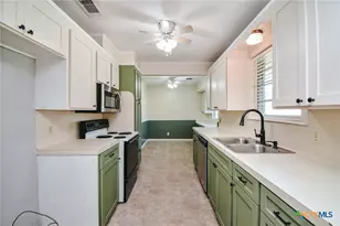 1407 Plantation Rd, Victoria, TX 77904 - Photo 8