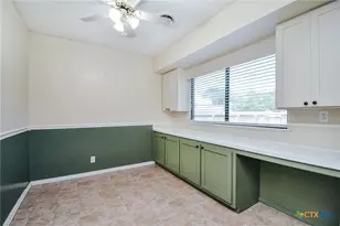 1407 Plantation Rd, Victoria, TX 77904 - Photo 10
