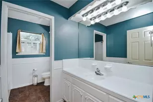 1407 Plantation Rd, Victoria, TX 77904 - Photo 12
