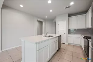 101 S Quiet Man Dr, Jarrell, TX 76537 - Photo 14