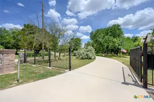 299 White Oak Dr, Killeen, TX 76549 - Photo 2