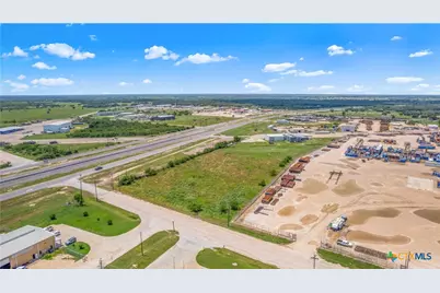 944 Bob White Road, Victoria, TX 77905 - Photo 6