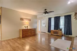 725 S Market St, Flatonia, TX 78941 - Photo 8