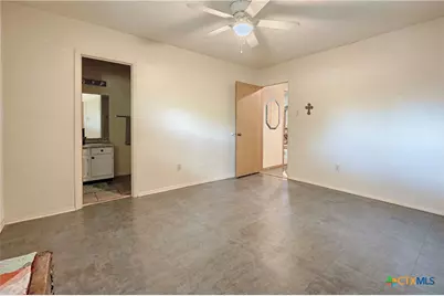 725 S Market Street, Flatonia, TX 78941 - Photo 16